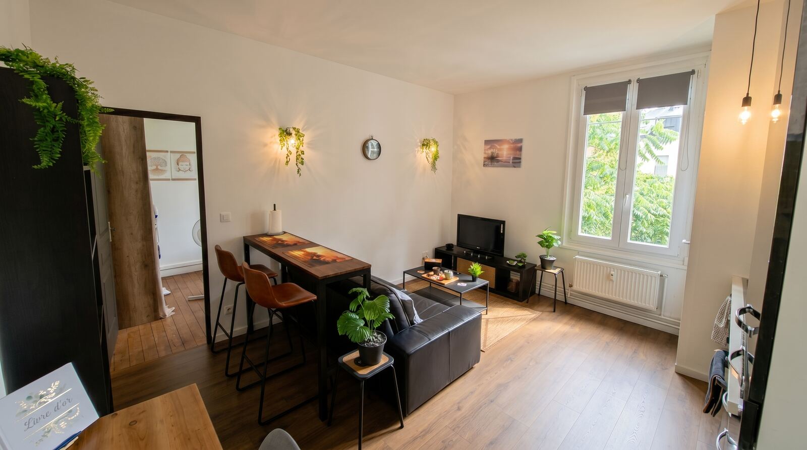 Salon (troisième angle) - Le Jardin du Lotus